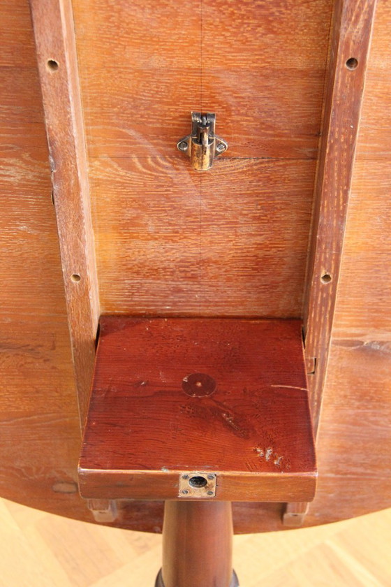 Image 1 of Mesa redonda hermosa y detallada (plegable) madera de acajou, fa FLAMANT