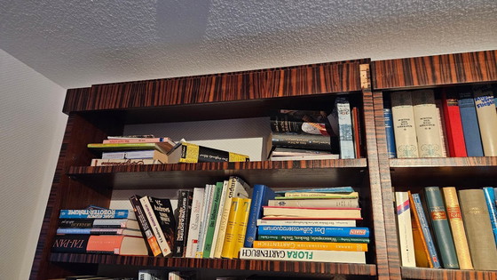 Image 1 of 7 estanterías Art Déco de ébano de Makassar