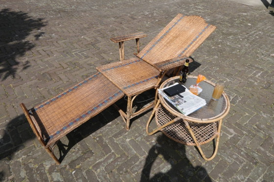 Image 1 of prachtige antieke Franse lounge ligstoel, gemaakt van rotan en bamboe