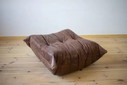 Sillón y otomana Togo - Marrón nogal