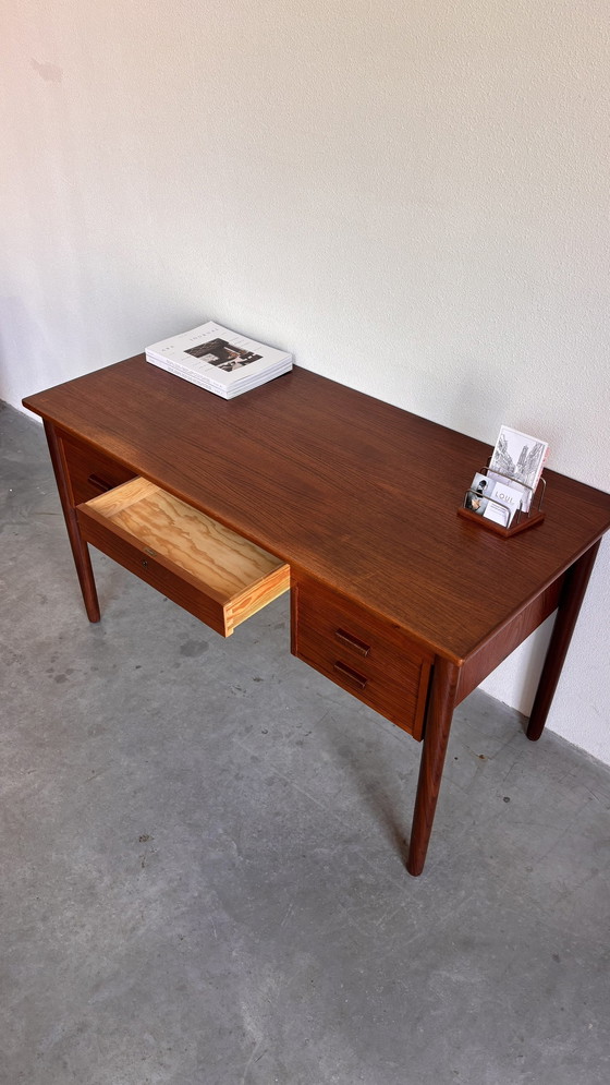 Image 1 of Vintage Deens bureau teak