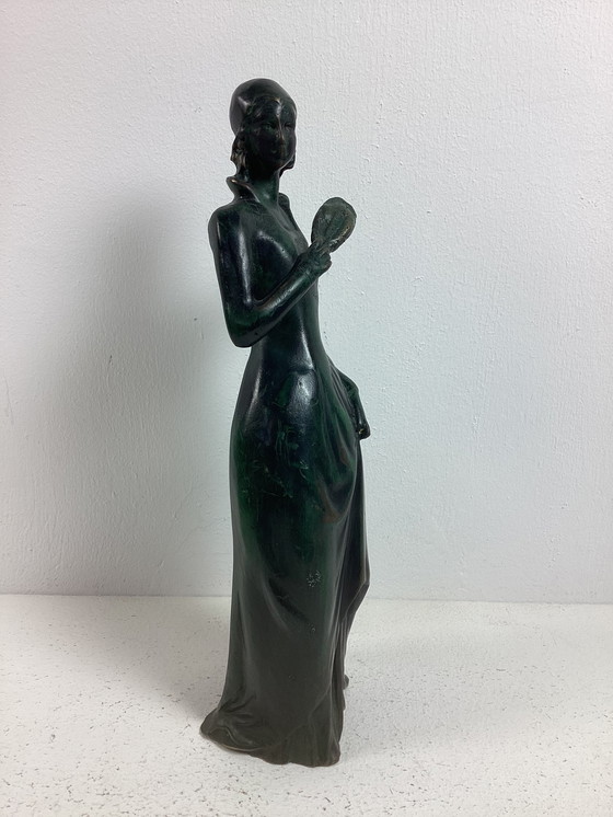 Image 1 of Statue Art nouveau/déco d'une jeune femme avec un éventail