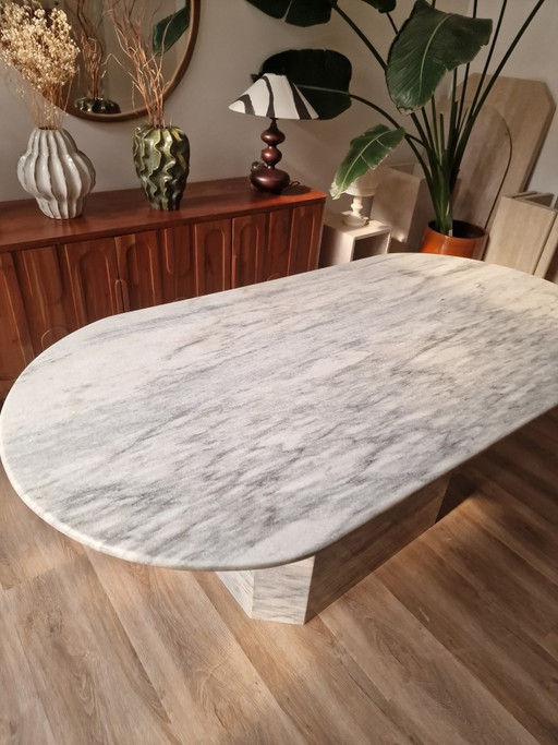 Marble Dining Table – eettafels (photo 2 of 5)