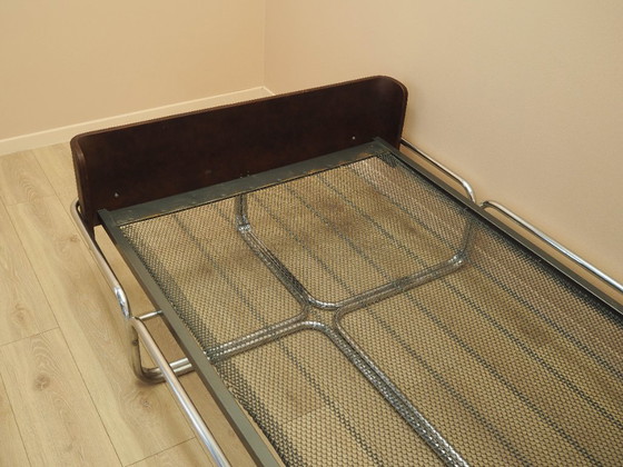 Image 1 of Lit de chambre, design italien, années 1980, fabrication : Italie