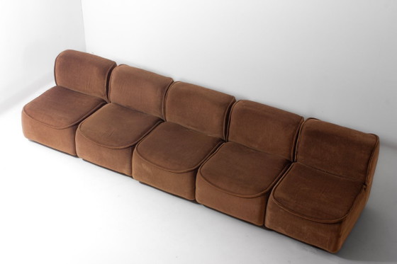 Image 1 of Canapé modulaire futuriste