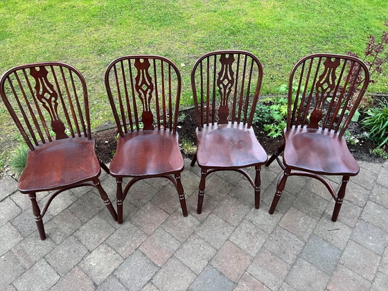 Image 1 of Set van 4 antieke Windsor stoelen – massief hout kersenkleur