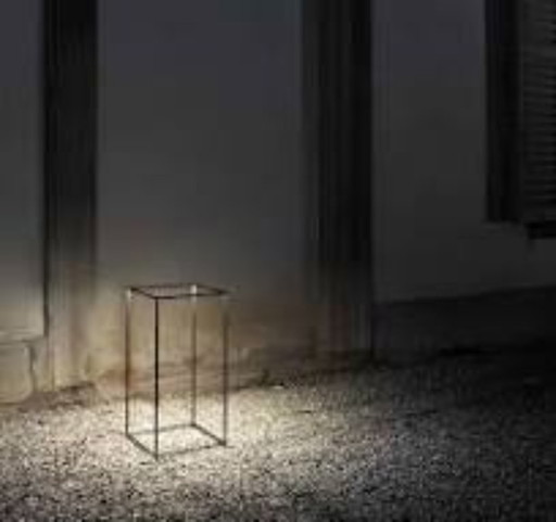 Impresionante lámpara de exterior FLOS Ipnos negra (1 unidad disponible)