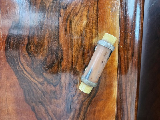 Image 1 of Pair of 1930s Art Deco bedside tables in walnut burl with marble top
