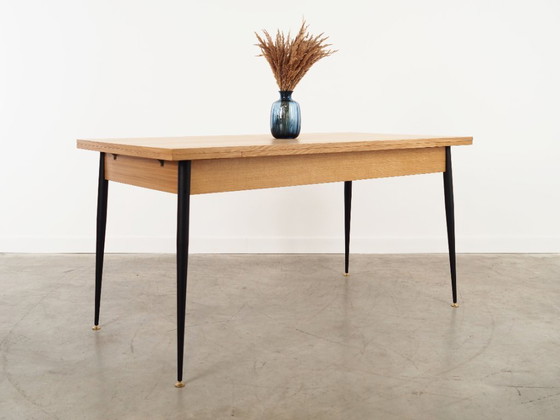 Image 1 of Table pliante en chêne, design italien, années 1980, fabrication : Italie