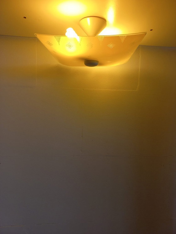 Image 1 of Lampada da soffitto vintage anni '50/'60 a forma di "ombrello rovesciato".