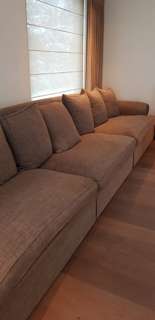Designersofa von Van Heeren van Hovelingen – 490 lang, 120 tief und 95 hoch.