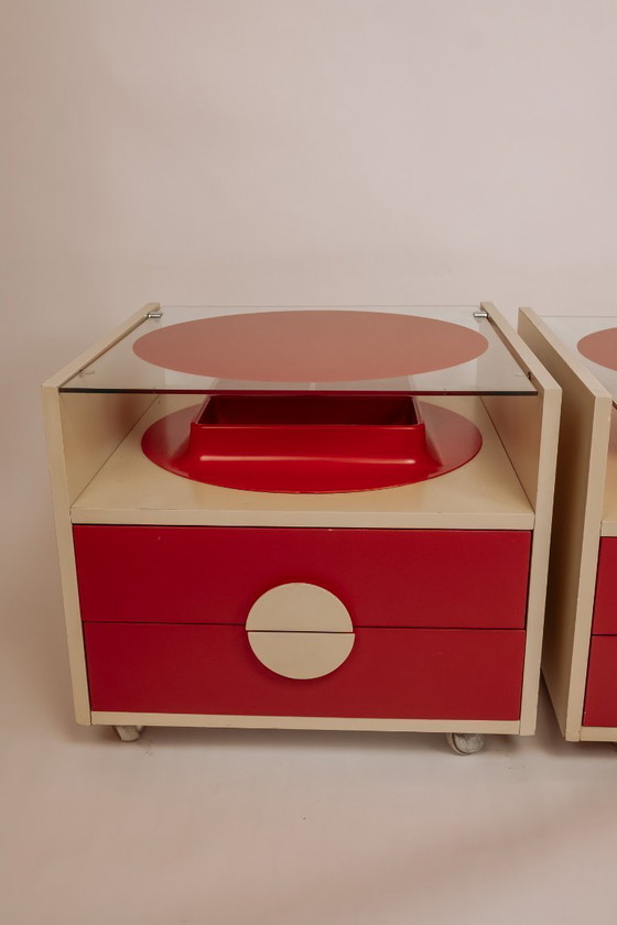 Image 1 of Set rood/witte Space Age nachtkastjes uit Italië, jaren 60