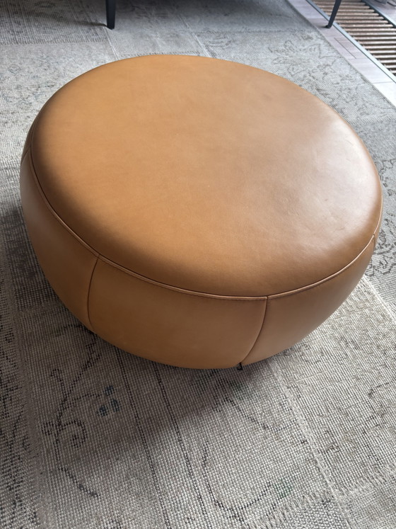 Design on Stock Barrell pouf – Footstools & poufs, Leather (photo 4 of 5)