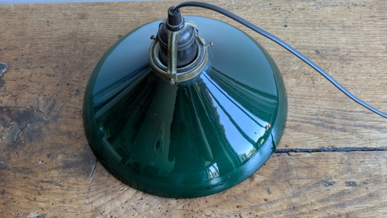 Image 1 of Suspension vintage en verre opalin vert, années 1920