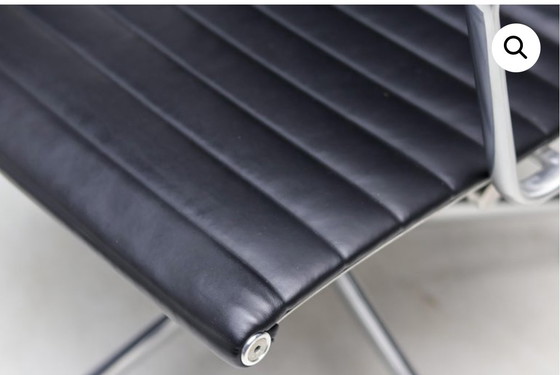 Image 1 of Herman Miller EA117 (USA EA335)