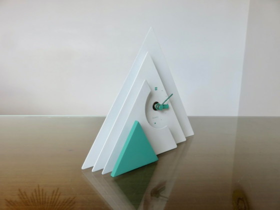 Image 1 of Table clock by Makiko Taniguchi, Memphis period, 1980