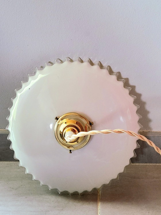 Image 1 of Lampada a sospensione in vetro opalino plissettato
