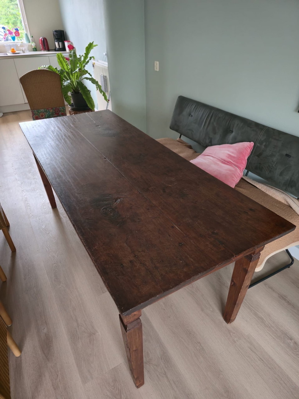 Tavolo da pranzo indonesiano in legno di teak