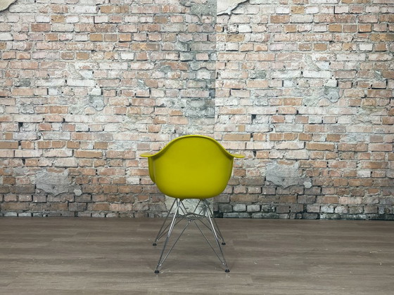 Vitra DAR – Plastique Moutarde | Charles & Ray Eames – Fauteuils, Plastic, Chrome (photo 6 of 17)