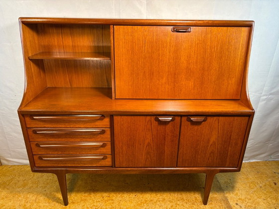 Vintage A. Younger “Sequence” Teak Highboard | Jaren 60 | Ontworpen door John Herbert Een werkelijk prachtig (photo 2 of 12)