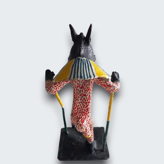 Image 1 of Ensemble de cinq statues figuratives africaines en métal peint à la main – têtes d'animaux – Afrique