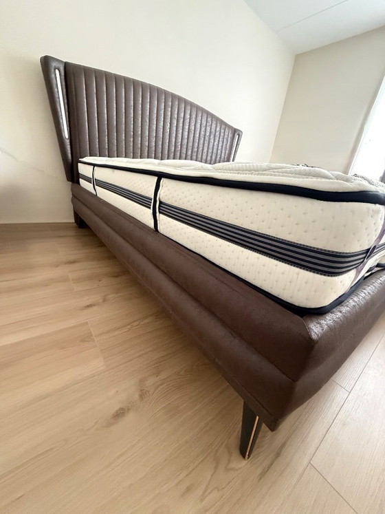 Bed – Istikbal wonen&slapen, Camas, Textil, Madera (photo 6 of 7)