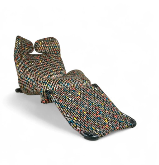 Wink chair by Toshiyuki Kita for Cassina with Gaetane Pesce fabric, Model 111 Wink Lounge Chair