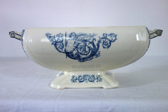 Image 1 of Grande zuppiera rinascimentale in pietra di ferro di Clairefontaine, XIX secolo