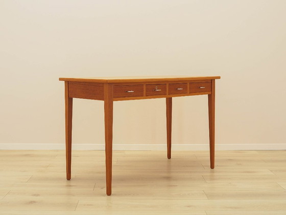 Image 1 of Escritorio de teca, diseño danés, década de 1970, fabricado en Dinamarca.