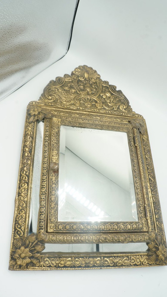 Image 1 of Niederländischer antiker, verzierter Messing-Galeriespiegel, Bürsten, Wandglas, Kupferschrank