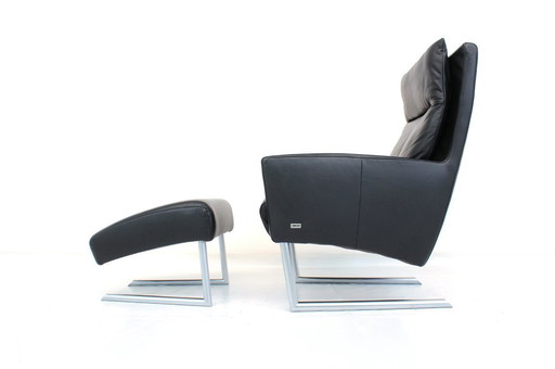 Comme neuf ! Laauser Design Int. Cantilever Lounge Chair / Fauteuil à piétement luge avec tabouret, cuir et base chromée