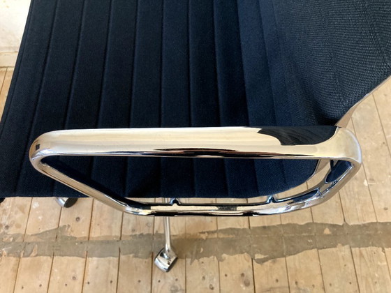 Image 1 of Eames EA119 Hopsak - Vitra EA 119