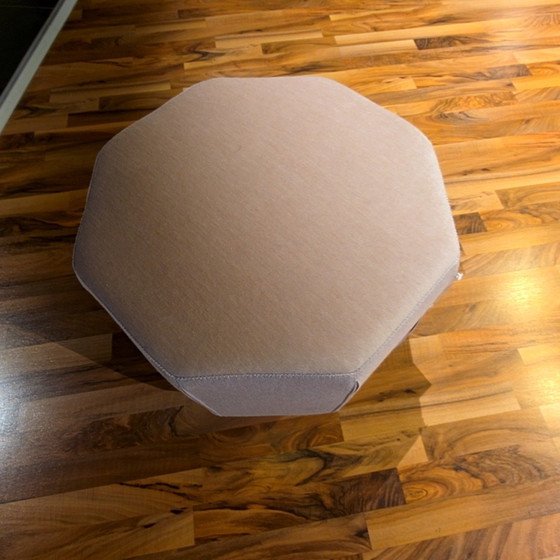 Image 1 of Puf con amuleto Leolux