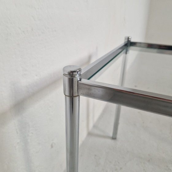 Image 1 of Table d'appoint vintage tendance avec plateau en verre