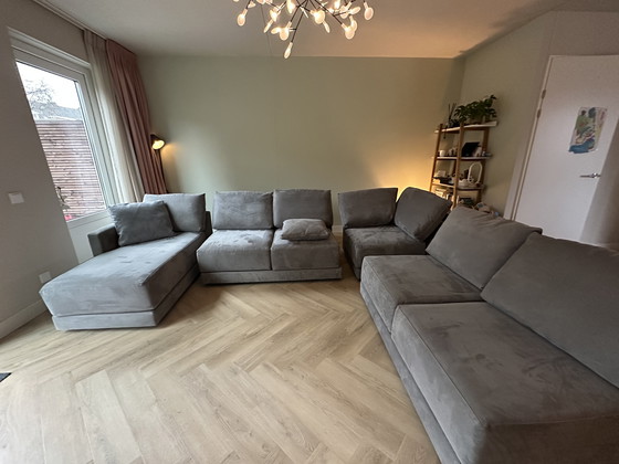 Image 1 of Banco gris de Crate & Barrel