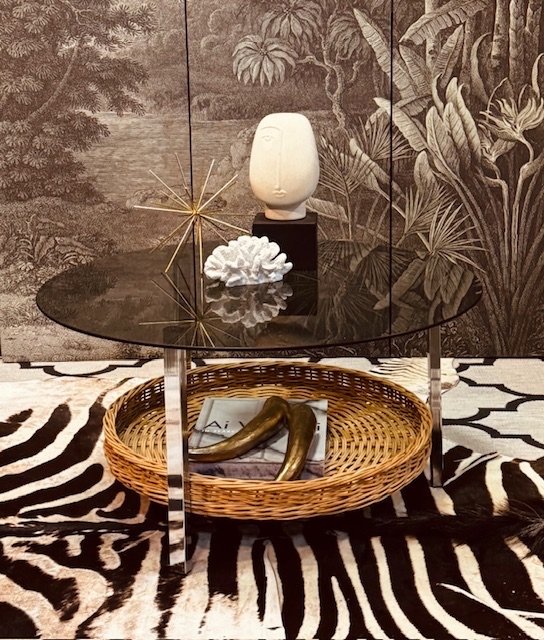 Image 1 of Table basse vintage de l'ère spatiale / Table basse avec base chromée et panier de lecture en rotin