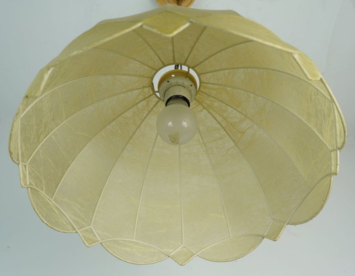 Très belle suspension cocon moderne du milieu du siècle, années 1970