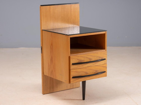 Coppia di comodini vintage cechi di Mojmir Požar, anni '60, in legno e vetro, 42 × 40 × 81 cm – Wood (photo 5 of 10)