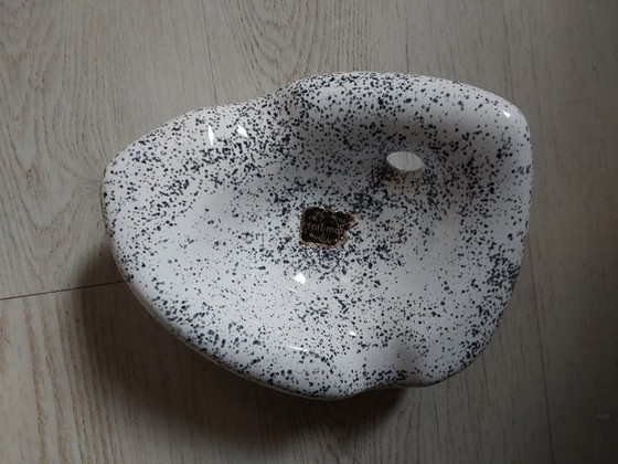 Image 1 of Cendrier vintage signé Alain Guillard avec étiquette 