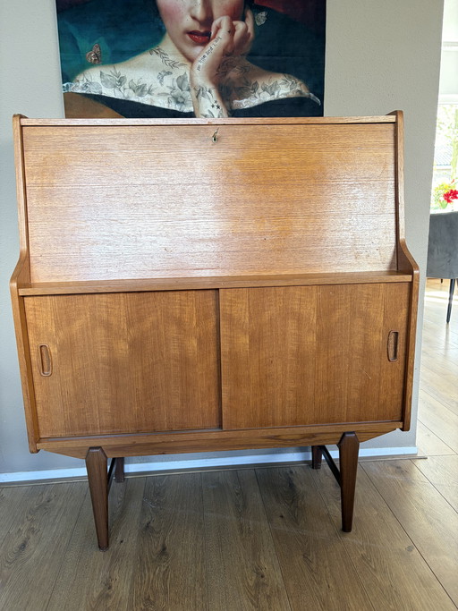 Vintage Sekretärschreibtisch aus der Mitte des 20. Jahrhunderts mit hohem Brett