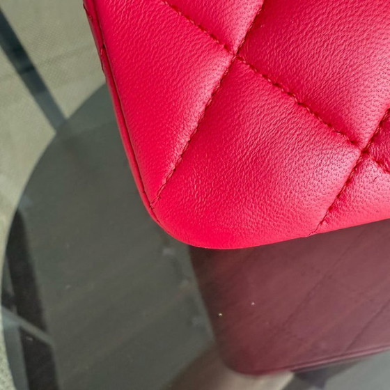 Image 1 of Chanel Classic Flap Small - 23 cm gewatteerd lamsleer rood goudkleurige hardware Serie 25