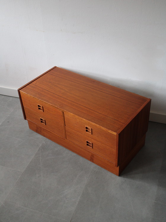 Image 1 of Cassettiera danese vintage in teak