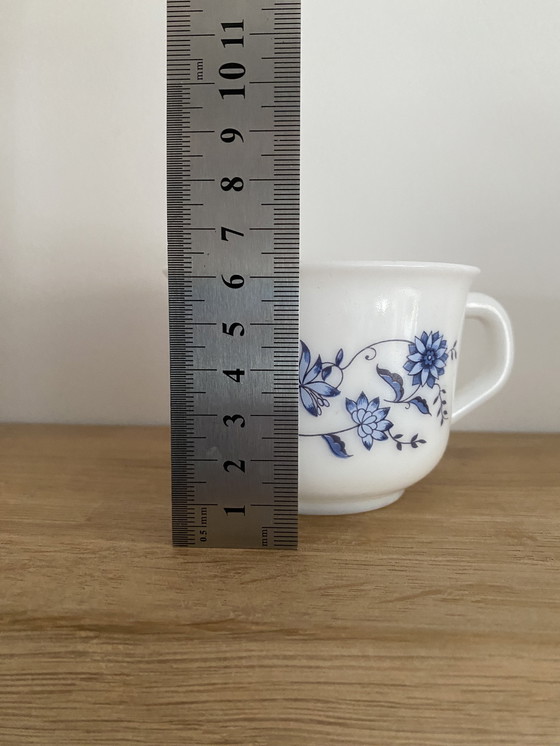 Image 1 of 6 tazzine da caffè vintage Arcopal "Blue Onion"