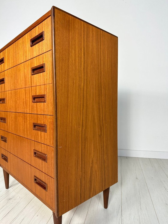 Vintage Minimalistic Mid-Century Danish Teak Dresser Chest of Drawers, 1960s – Wood (photo 4 of 8)