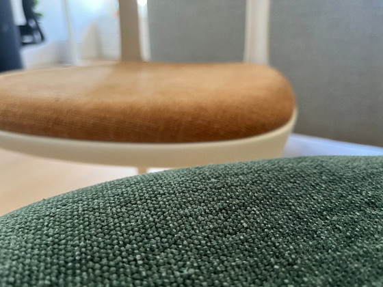 Image 1 of 4x Infiniti Canova chairs (RAL9001, green/orange)