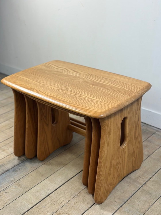 Image 1 of Vintage Ercol bijzettafels van massief iepenhout, 1980