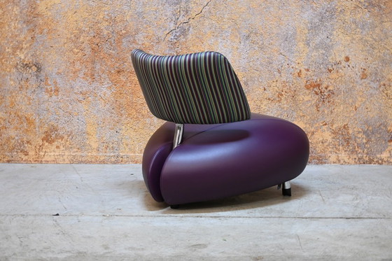 Image 1 of Leolux Pallone designfauteuil combi paars leer met fraaie gestreepte stof