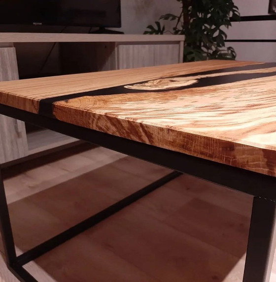 Epoxy River Couchtisch – Couchtische, Holz, Eisen (photo 5 of 5)