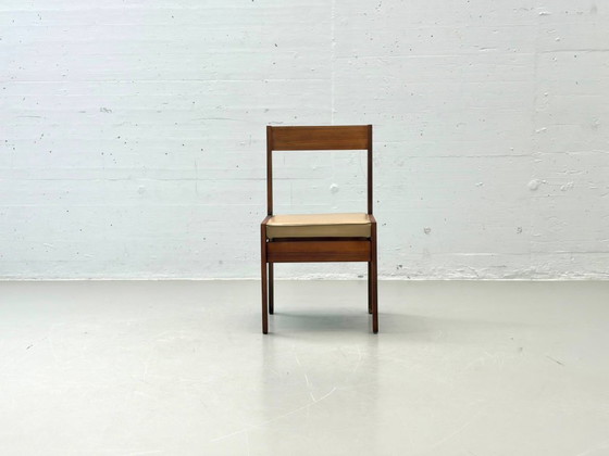 Image 1 of Set aus 8 Skandinavische Esszimmerstühle aus Nussbaum und Leder, 1960er/70er Jahre