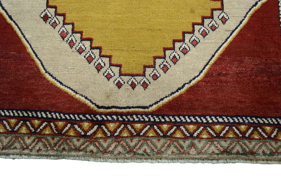 Image 1 of Handgeknüpfter Gabbeh Nomadenteppich – 226 x 133 cm – Naturtöne & Senfgelb – Unikat aus reiner Wolle